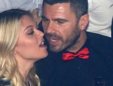 Διακοπές για τον Χρήστο Βασιλόπουλο και την αγαπημένη του Ιωάννα Παπαγιάννη στην Τήνο (εικόνες)